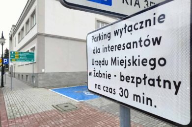 Parking przy Urzędzie Miejskim dla interesantów