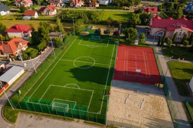 Zakończyły się prace modernizacyjne na terenie kompleksu sportowego „Orlik 2012” w Żabnie