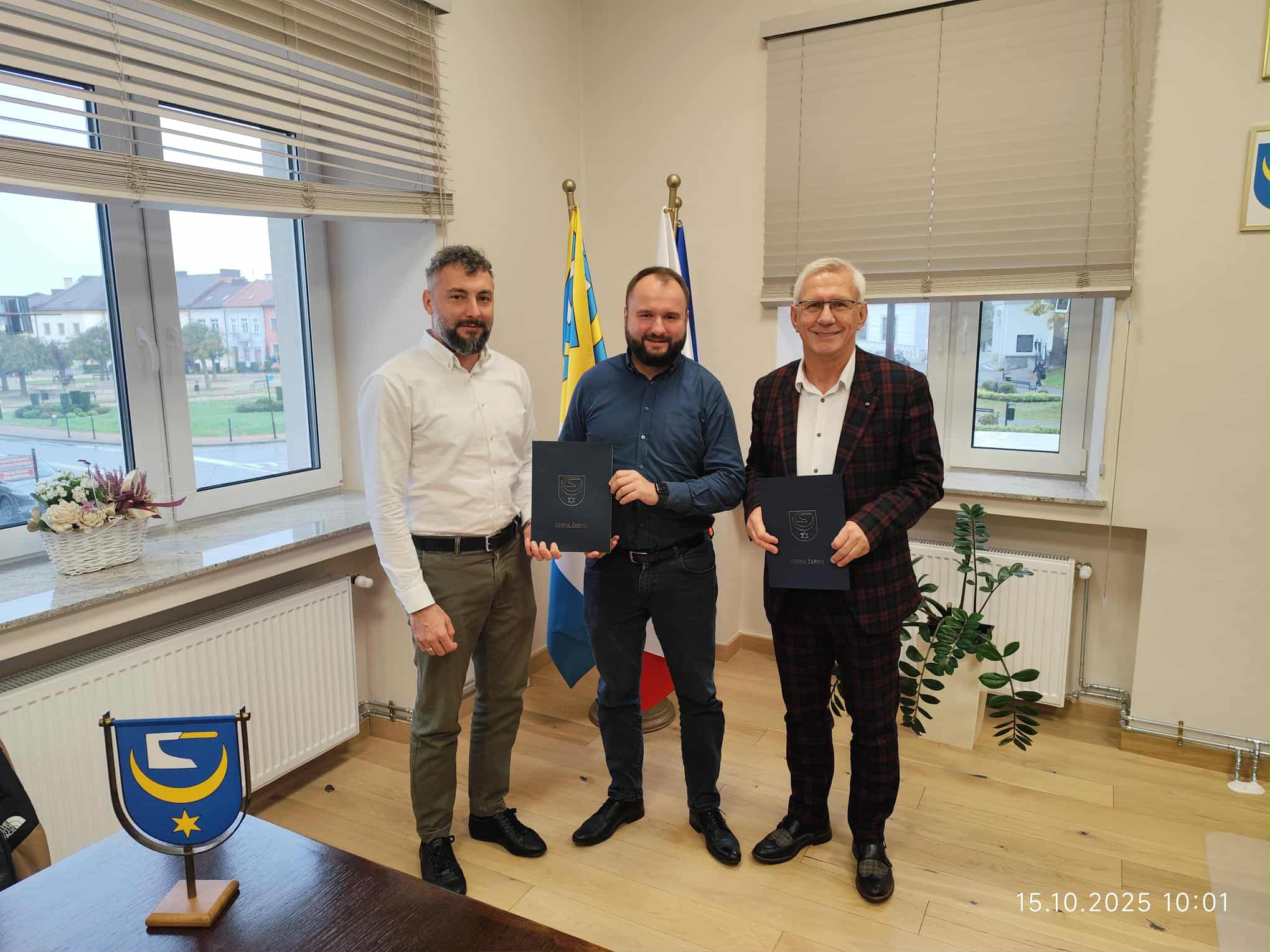 podpisanie umowy boisko otfinów