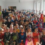 Dzień Postaci z Bajek w Szkole Podstawowej w Łęgu Tarnowskim
