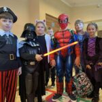 Dzień Postaci z Bajek w Szkole Podstawowej w Łęgu Tarnowskim