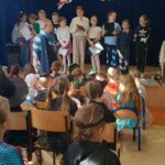 Dzień Postaci z Bajek w Szkole Podstawowej w Łęgu Tarnowskim