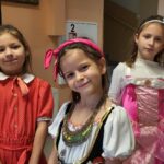 Dzień Postaci z Bajek w Szkole Podstawowej w Łęgu Tarnowskim