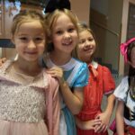 Dzień Postaci z Bajek w Szkole Podstawowej w Łęgu Tarnowskim