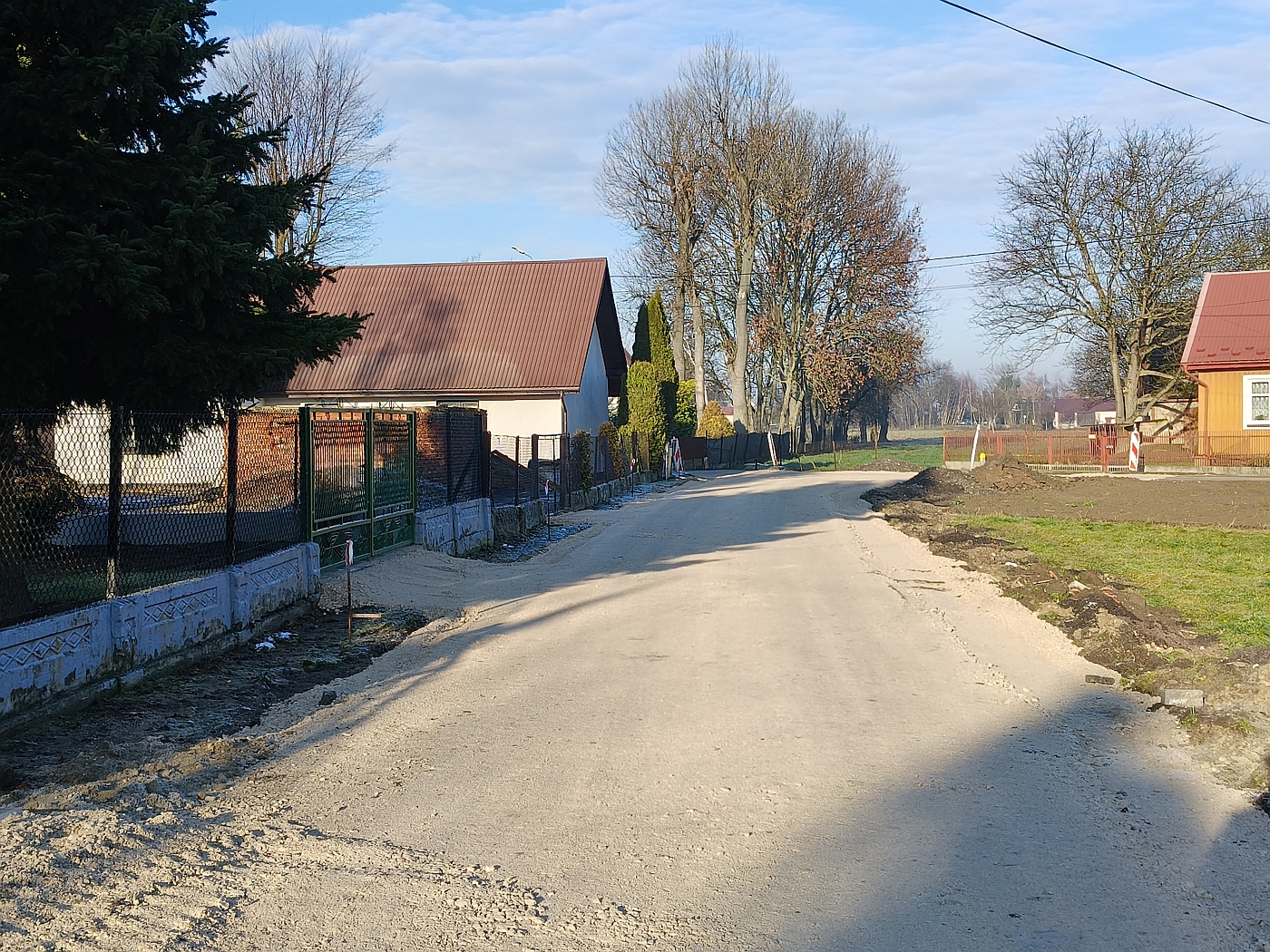 W miejscowości Goruszów realizowane są prace związane z remontem drogi gminnej