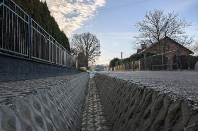 Zakończono przebudowę ul. Dąbrowskiej w Łęgu Tarnowskim