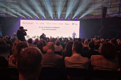 Pracownicy Urzędu Miejskiego w Żabnie wzięli udział w serii szkoleń poświęconych ochronie ludności i obronie cywilnej