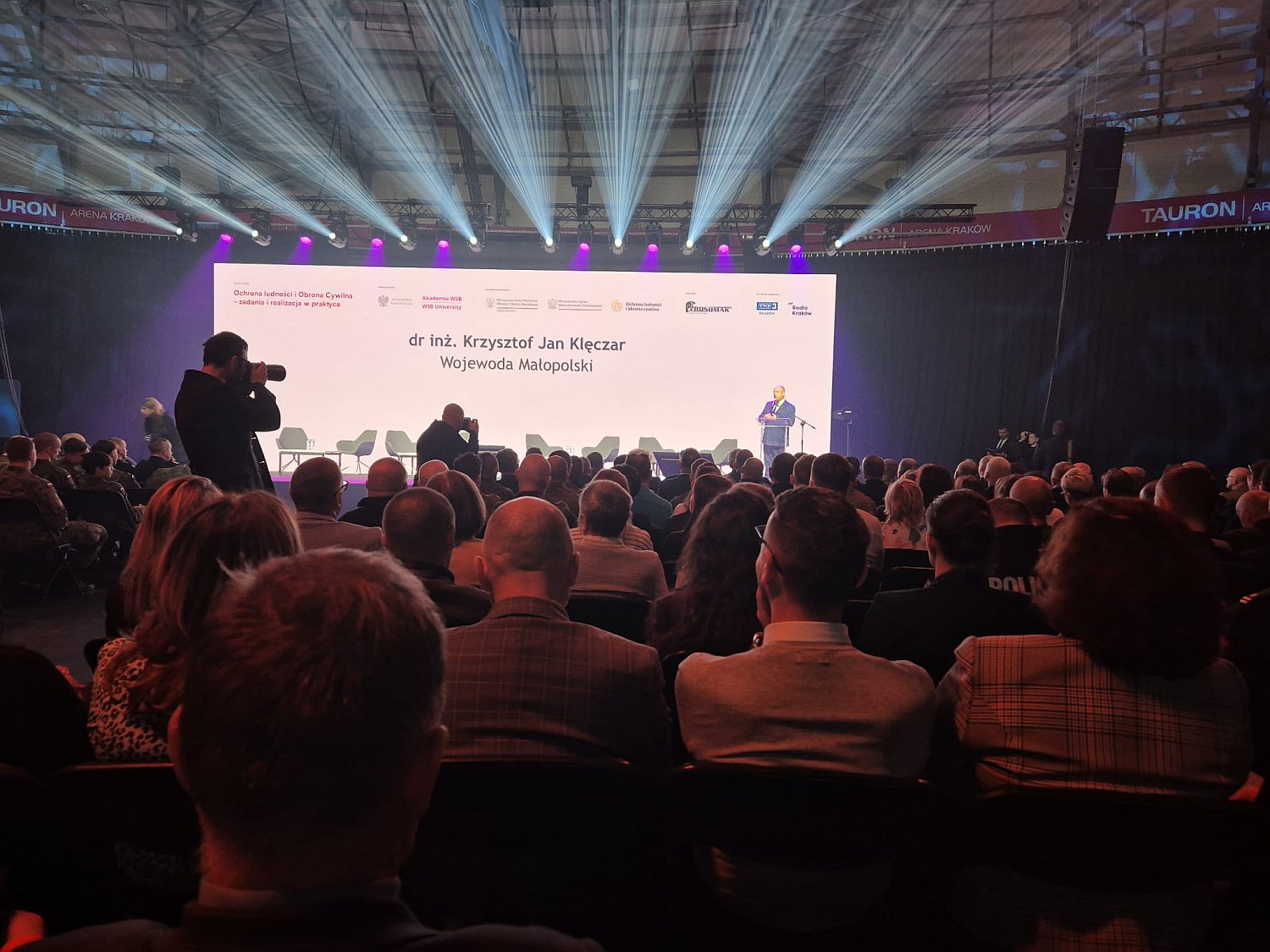 Pracownicy Urzędu Miejskiego w Żabnie wzięli udział w serii szkoleń poświęconych ochronie ludności i obronie cywilnej