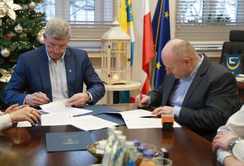 podpisanie umowy SzP Niedomice