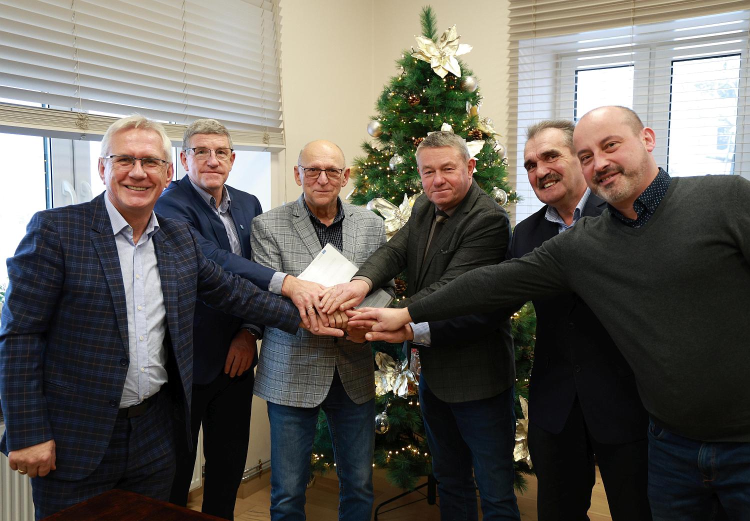 podpisanie umowy kanalizacja Nieciecza