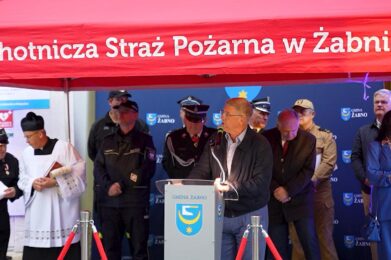 Uroczyste powitanie nowego samochodu rozpoznawczo-ratowniczego