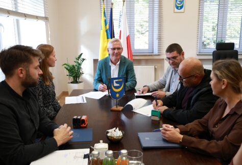 Umowa Szkoła Niedomice podpisanie